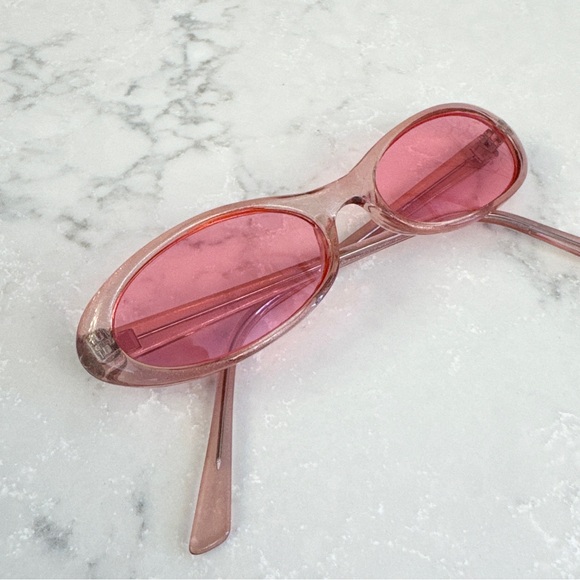 Cute Y2K Pink Oval Sunglasses - Picture 2 of 6